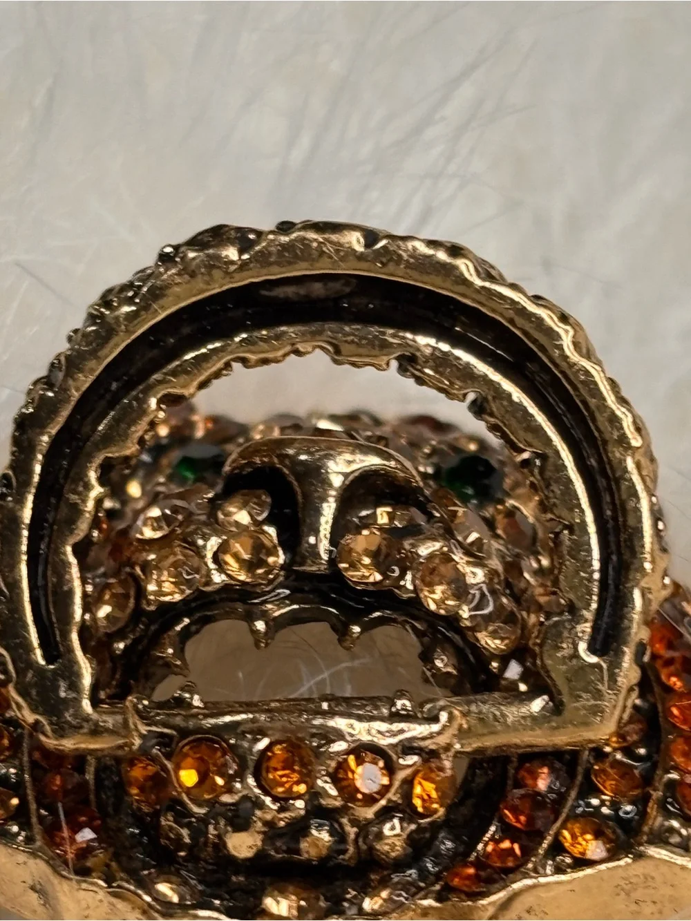 🦁 Lion Head Door Knocker Tassel Brooch